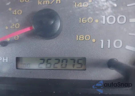 2002 Toyota Sequoia Sr5 V8 from USA, damaged, VIN 5TDBT44A02S105244